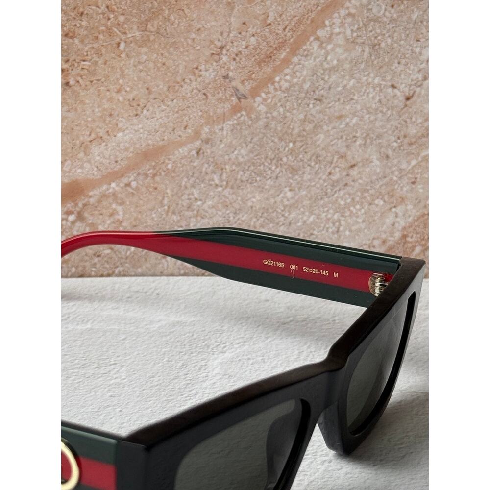 NEW Gucci GG2116S Black Cat Eye Striped Sunglasses $440 - Picture 5 of 7
